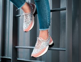 3 Best Jeans For Women You Can Buy Online